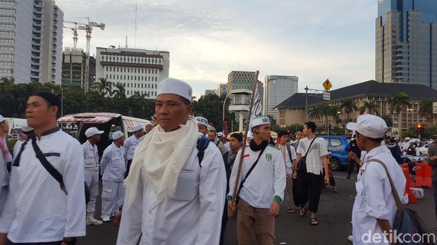 Massa aksi Bela Palestina terus berdatangan ke Monas (Foto: Zunita Amalia Putri/detikcom