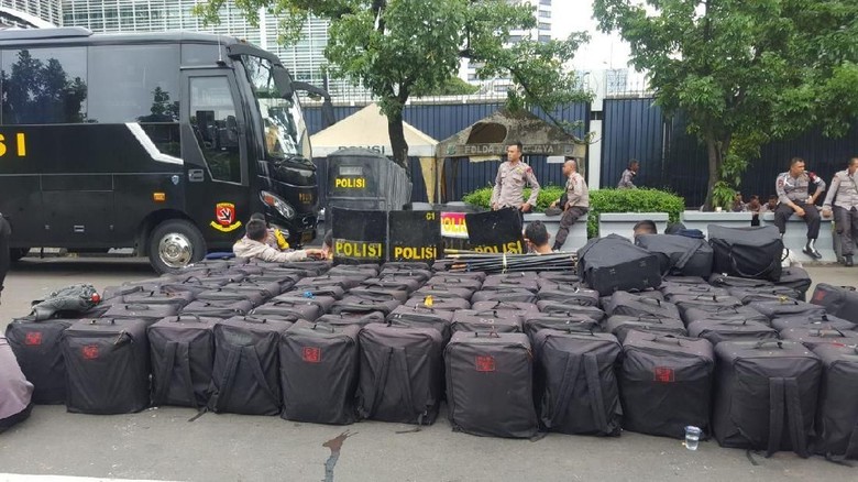 Polda Metro Siapkan 2.000 Personel Gabungan Kawal Debat Capres Kedua Polda Metro Siapkan 2.000 Personel Gabungan Kawal Debat Capres Kedua
