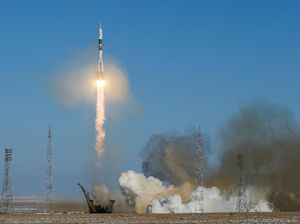 Bagaimana Caranya Astronot Salat di Luar Angkasa?