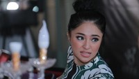 Rambutnya dibiarkan diikat. Foto: Hanif Hawari