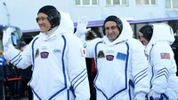 Mereka akan terbang ke ISS pada Minggu (17/12) sekitar pukul 02.02 EST (Foto: Dok. REUTERS/Kirill Kudryavtsev/Pool)