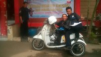 Mungkin, kata Dede, konsumen saat itu khawatir karena baru pertama kali melihat ojek online pakai motor roda tiga. Foto: Dok. Pribadi