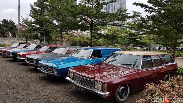 Mobil Holden