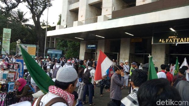 Massa Aksi Bela Palestina di masjid Istiqlal