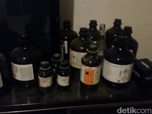 Diskotek MG Produksi Sabu Likuid Berkemasan Air Mineral