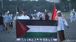 Foto: Kibar Bendera Palestina di Monas