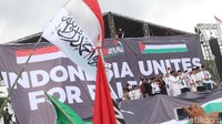 Aksi bela Palestina berlangsung di kawasan Monas, Jakarta Pusat, Minggu (17/12/2017). Aksi bela Palestina ini juga dihadiri beberapa tokoh Nasional seperti Ketua MPR Zulkifli Hasan, Gubernur DKI Anies Baswedan, Gubernur Jawa Barat Ahmad Heryawan, Wakil Ketua DPR Fahri Hamzah, dan Ketua ICMI Jimly Assidique.