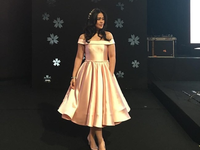 Yang berat itu memulai untuk diet, olahraga, dan punya target lagi. Itu berat sih, tutur Gracia Indri, seperti dikutip dari detikhot. Foto: Instagram/graciaz14