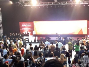 Jokowi Hadiri Acara Entrepreneurs Wanted! di Sabuga