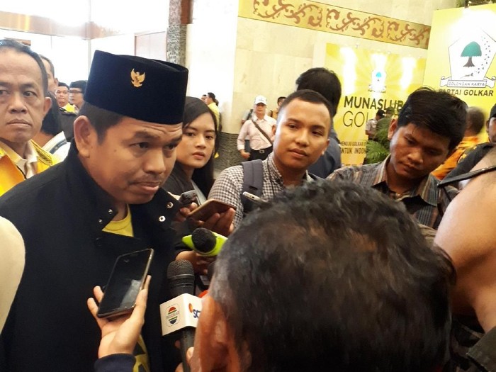 Usai Bertemu Kang Emil, Dedi Mulyadi Bicara Manuver Golkar di Jabar