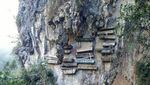 Foto: Bukan di Toraja, Ini Kuburan Gantung di Filipina