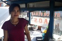 Melihat Aktivitas Tati Penjual Bubur yang Ramai di Medsos