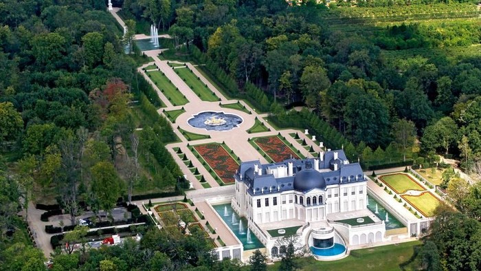 The Chateau Louis XIV is set in a 57-acre landscaped park. The developer bulldozed a 19th-century castle in Louveciennes to make way for the new chateau in 2009. Credit Charles Platiau/Reuters