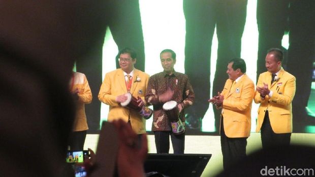 Pukul Jimbe, Presiden Jokowi Resmi Buka Munaslub Golkar