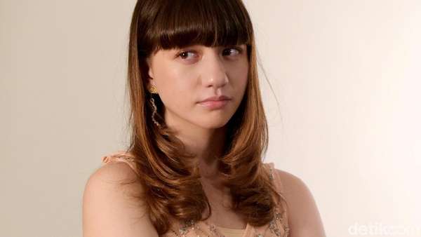 Cassandra Lee kok Sedih? Cassandra Lee kok Sedih?