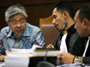 Sidang Nur Alam, Dirjen Minerba ESDM Ditanya soal Izin Pertambangan