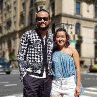 Rumah tangga penyanyi Widi Mulia dan aktor Dwi Sasono penuh dengan momen stylish. Gaya mereka yang lain daripada yang lain selalu berhasil menarik atensi. (Foto: Instagram)