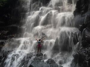 Air Terjun Sehalus Benang di Bali