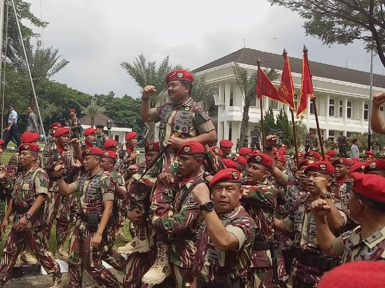 Marsekal Hadi Cari Tahu Kondisi Prajurit di Daerah Terpencil Marsekal Hadi Cari Tahu Kondisi Prajurit di Daerah Terpencil