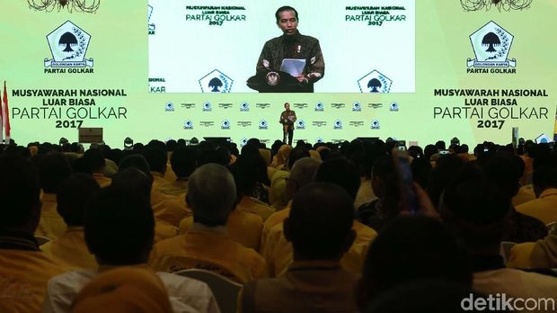 Jokowi saat dikukuhkan dapat dukungan dari Golkar di Pilpres 2019