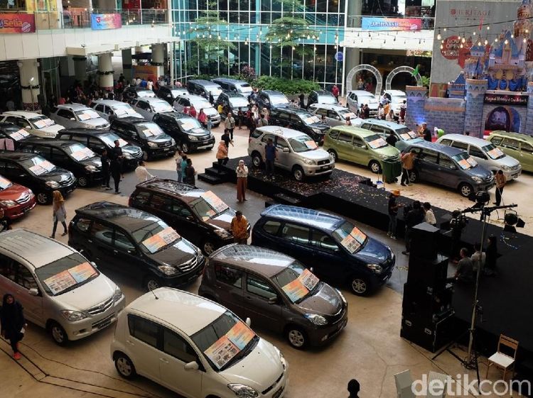 Mobil-mobil Ini Kilometernya Hampir Samai Jarak Bumi ke Bulan