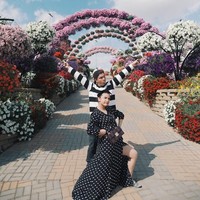 Bicara soal pasangan termodis kurang lengkap tanpa mengungkit gaya Glenn Alinskie dan Chelsea Olivia. Kapan dan di mana saja, sejoli ini selalu tampil penuh gaya. (Foto: Instagram)