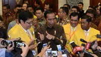 Jika Golkar gonjang-ganjing, jika Golkar tidak solid, jika di internal Golkar ramai, ini tidak bagus untuk Golkar maupun untuk politik nasional, ucap Jokowi.  (Foto: Krishadiyanto - Biro Pers Setpres)