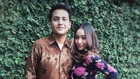 Keduanya berencana menikah pada tahun 2018 nanti. (Dok. Instagram/adzanabs)