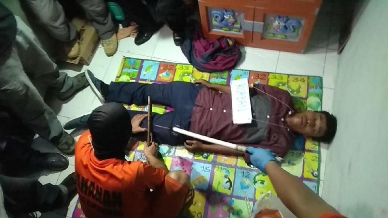 Suami Mutilasi Sales Cantik dalam Waktu 30 Menit Suami Mutilasi Sales Cantik dalam Waktu 30 Menit