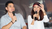 Mereka menceritakan pengorbanannya hingga bisa menyaksikan film favorit dan bertemu bintangnya. Pool/Ismail/detikFoto.