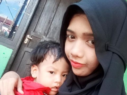 Novi dan Nayla saat masih sehat