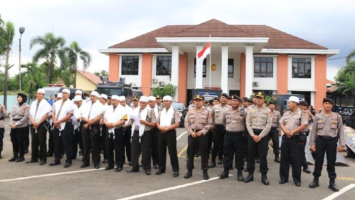 Polisi Amankan Sidang Vonis Terdakwa Penistaan Agama di Karawang