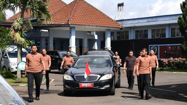 Sempat 'Saltum', Seperti Apa Aturan Berpakaian untuk Paspampres?