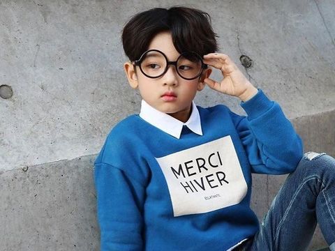 Model 6 Tahun Ini Punya Ketampanan dan Gayanya yang Bikin Gemas Netizen