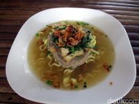 Lesehan Mbayumili : Bakso Tumpeng dan Bakso Burger yang Mantap Mengenyangkan