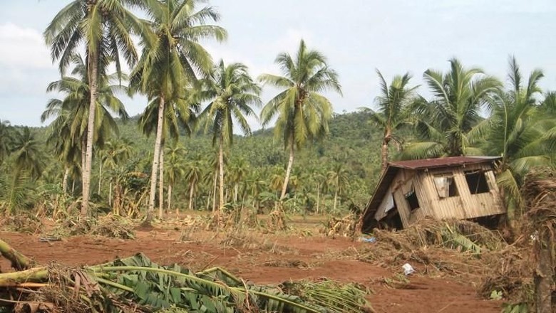 Badai Tropis Kai-Tak Terjang Filipina Timur, 31 Orang Tewas Badai Tropis Kai-Tak Terjang Filipina Timur, 31 Orang Tewas
