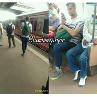 Bintang sinetron Stuart Collins juga termasuk artis yang tak gengsi naik angkutan umum. Stuart pernah tertangkap kamera naik KRL. Foto: Dok. Instagram