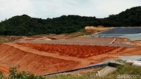 PT Bumi Suksesindo (BSI), anak usaha PT Merdeka Copper Gold Tbk, operator tambang emas Gunung Tumpangpitu, menginvestasikan usahanya di Banyuwangi lebih dari US$ 200 juta dolar atau sekitar Rp 2,6 triliun (Rp 13.000/US$).