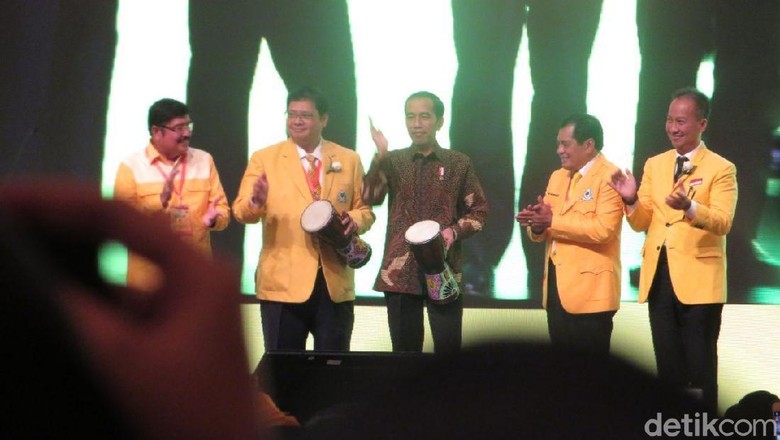 Pukul Jimbe, Presiden Jokowi Resmi Buka Munaslub Golkar Pukul Jimbe, Presiden Jokowi Resmi Buka Munaslub Golkar