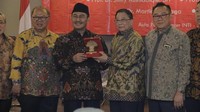 Seminar Perhimpunan Indonesia Tionghoa (INTI) tersebut membahas berbagai persoalan bangsa antara lain isu sentimen SARA yang bisa diselesaikan dengan dialog bersama antar etnis dan agama.sebagai pembicara yaitu (kiri kedua) Jimly Assidiqqi (kanan kedua) Teddy Soegianto, Ketua Umum Perhimpunan INTI (paling kanan)David Hermanjaya, Ketua Umum PSMTIdok. inti/istimewa