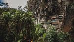 Foto: Bukan di Toraja, Ini Kuburan Gantung di Filipina