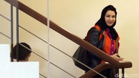 Selama menjalani tahanan dan pemeriksaan di KPK Rita Widyasari mengaku semakin montok.