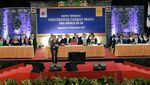 Pernah Muda! Saat Jokowi Nostalgia Lewat Foto di UGM