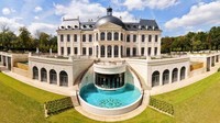 Rumah bernama Chateau Louis XIV itu merupakan istana yang dibangun dari abad ke-17. Istimewa/Telegraph.