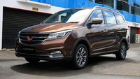 MPV ini memiliki fitur yang biasa ditemui di mobil modern seperti Automatic Vehicle Holding (AVH) yang berfungsi untuk menjaga mobil tetap berhenti dalam kondisi jalan yang menanjak, menurun, ataupun datar. Di mobil lain fitur ini biasanya dinamakan hill assist. Pool/Wuling.