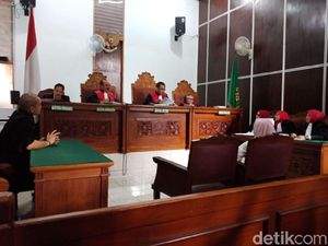 Hakim Tolak Eksepsi Asma Dewi