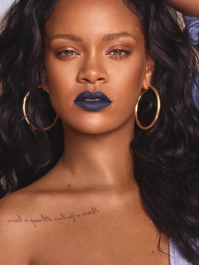  Penyanyi Rihanna pun dikaruniai fitur bibir yang seksi. (Foto: dok. Instagram)