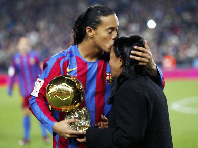Momen-Momen Indah Ronaldinho di Lapangan Hijau