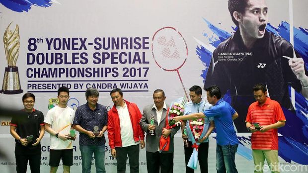Ketika Menpora-Kevin Sanjaya Hadapi Legenda Ganda Putra