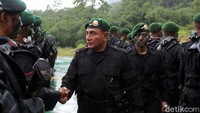 Tujuan pembentukan Taipur ini adalah untuk melatih dan membentuk prajurit satuan jajaran Kostrad menjadi prajurit Taipur yang memiliki kemampuan khusus dalam melaksanakan tugas operasi di berbagai bentuk medan baik di rawa laut, hutan gunung dan perkotaan. Demikian dikatakan Pangkostrad Letjen TNI Edy Rahmayadi pada upacara penutupan Latihan Pembentukan Taipur VII Kostrad 2017. Pool/Penkostrad.